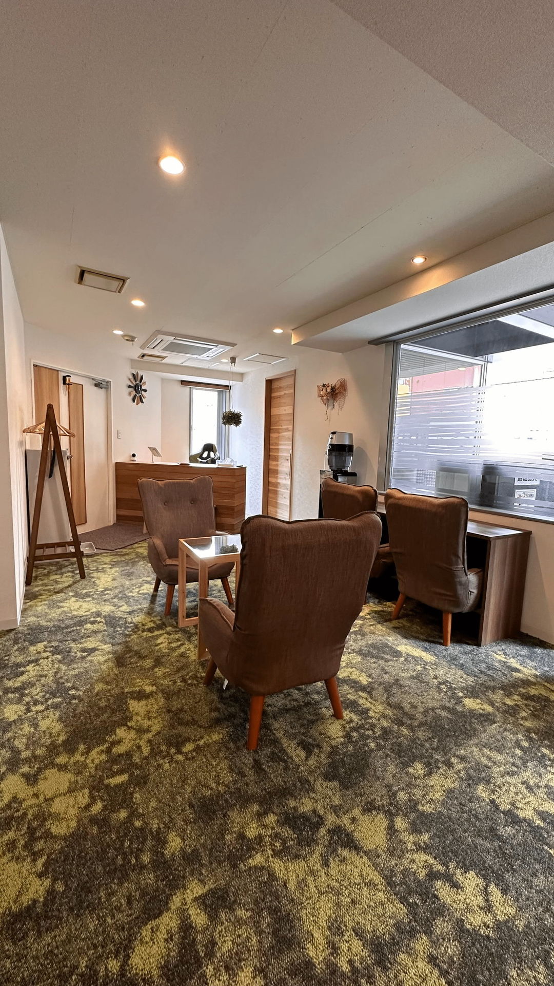 （西18丁目店）待合ルーム